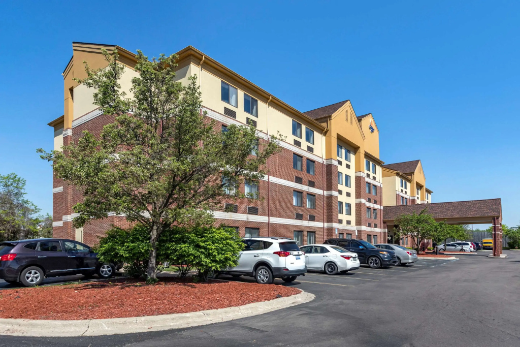 photo 1 of Comfort Inn Warren
