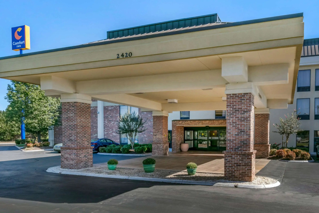 photo 1 of Comfort Inn Chattanooga Downtown Southside