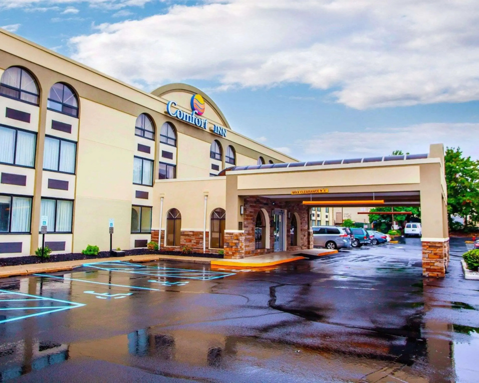 photo 1 of Comfort Inn Edison - New Brunswick