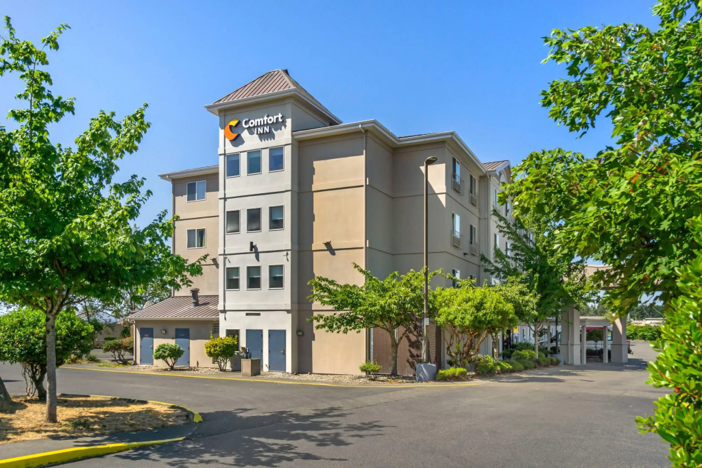 photo 1 of Comfort Inn Federal Way - Seattle