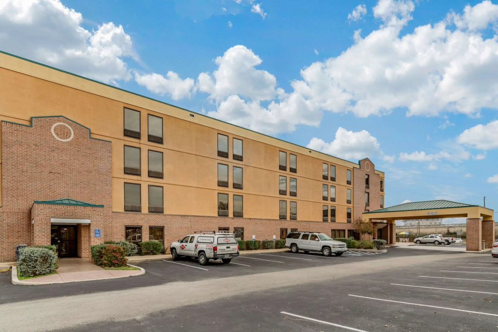photo 1 of Spark By Hilton San Antonio Northwest near Six Flags
