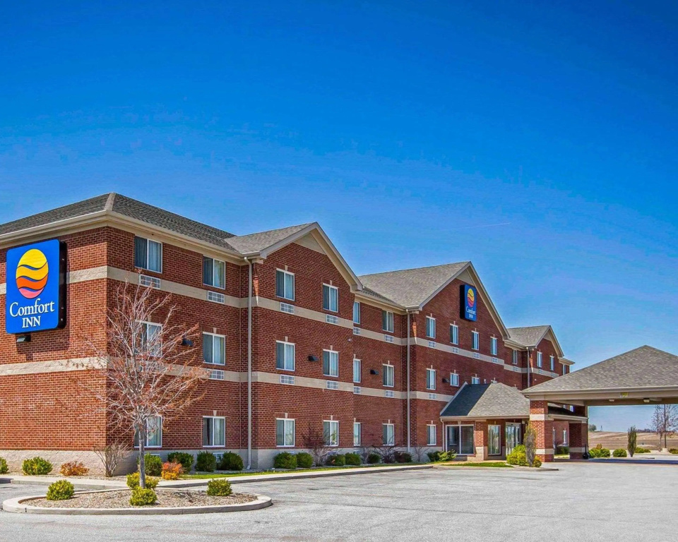 photo 1 of Comfort Inn Hebron-Lowell Area