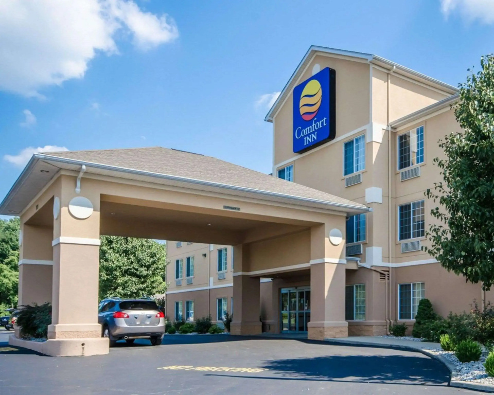 photo 1 of Comfort Inn Henderson - Evansville South