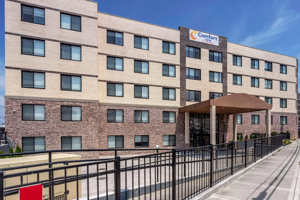 photo 1 of Metro Inn JFK