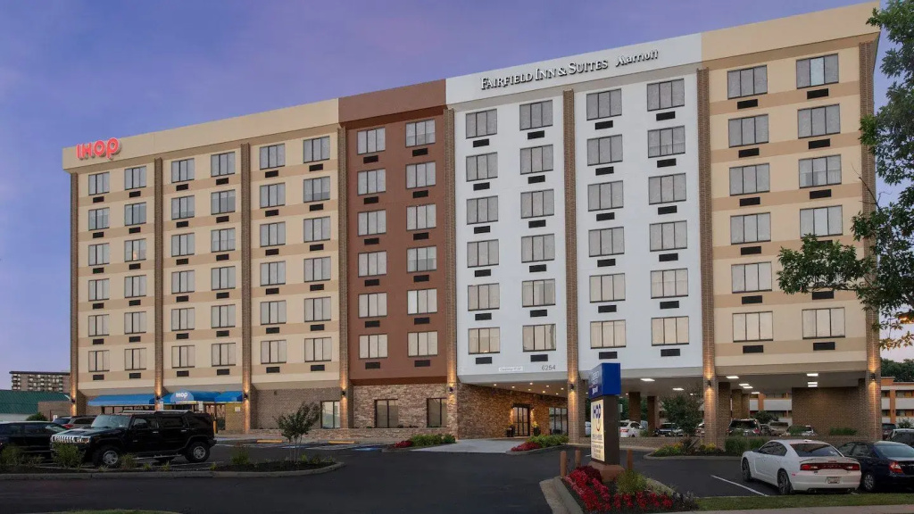 photo 1 of Fairfield Inn & Suites by Marriott Alexandria Landmark