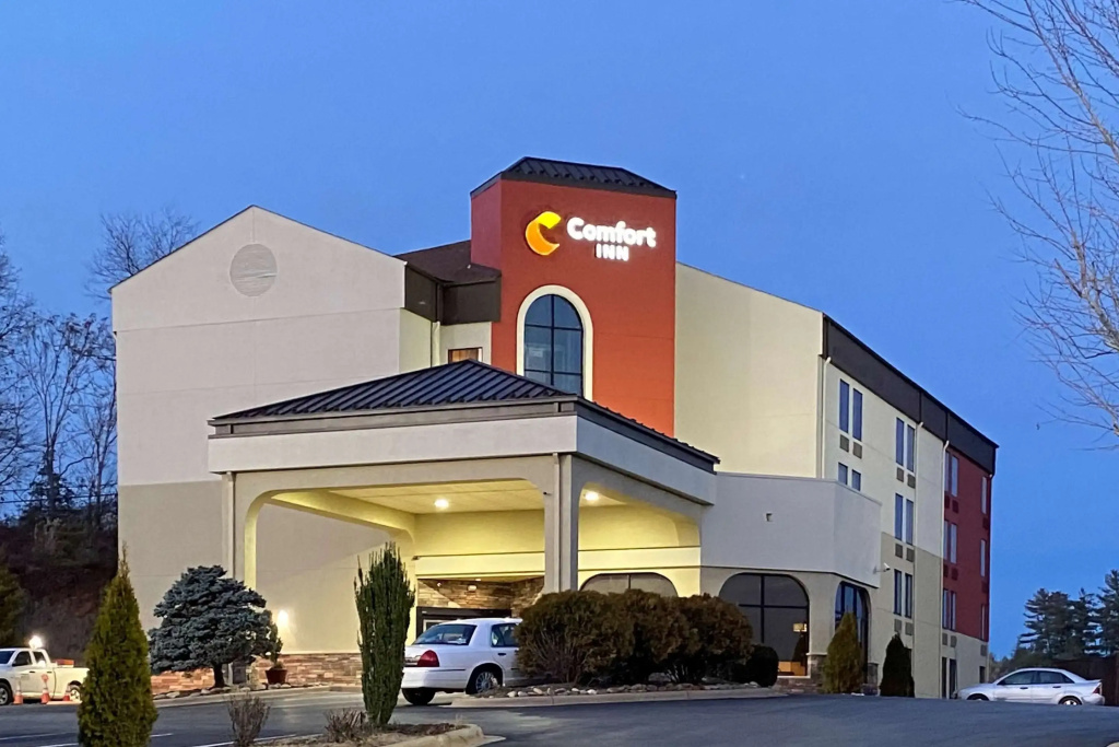 photo 1 of Comfort Inn North of Asheville