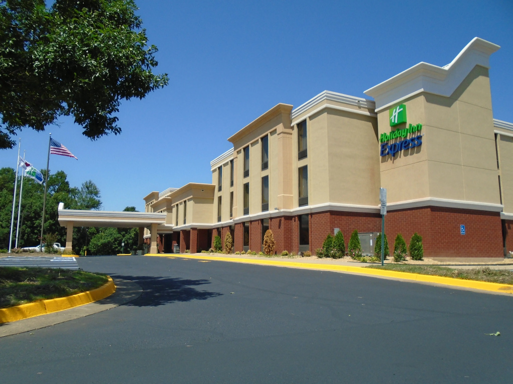 photo 1 of Holiday Inn Express Richmond - Midlothian Turnpike by IHG