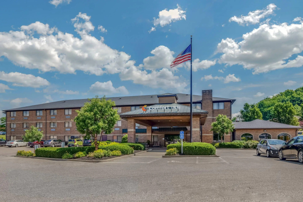 photo 1 of Comfort Inn Millersburg