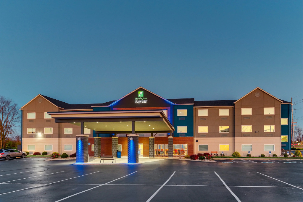photo 1 of Holiday Inn Express Cincinnati North - Monroe by IHG