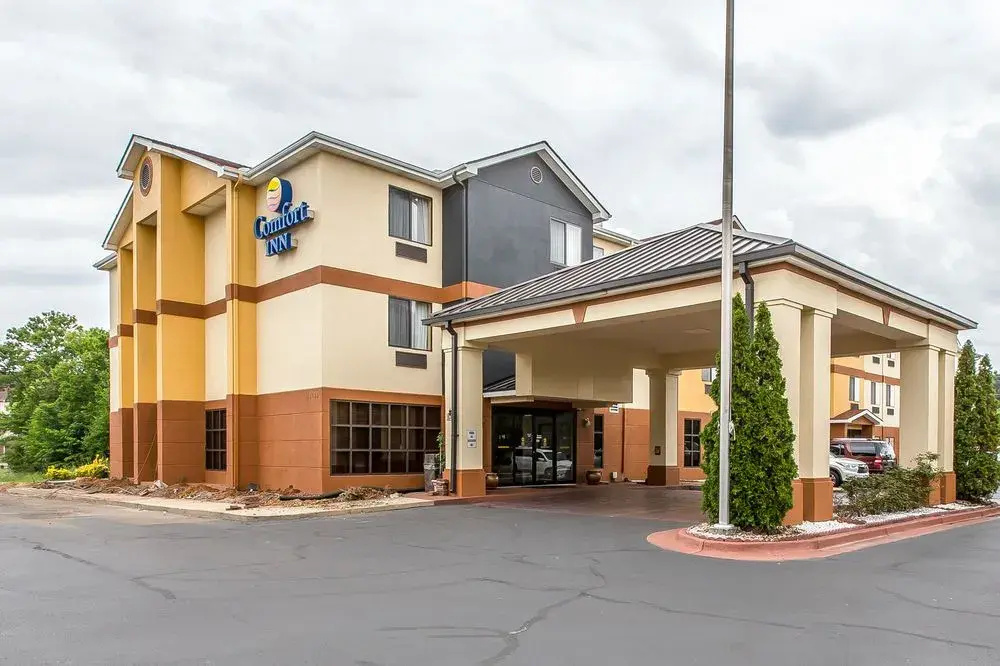 photo 1 of Quality Inn & Suites Montgomery East Carmichael Rd
