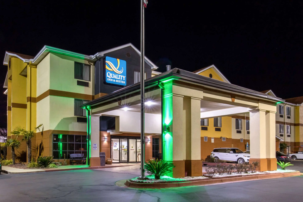 photo 1 of Quality Inn & Suites Montgomery East Carmichael Rd