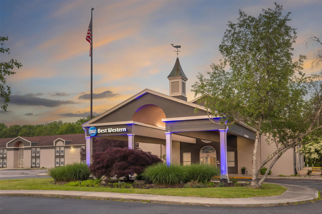 photo 1 of Best Western Mystic Hotel