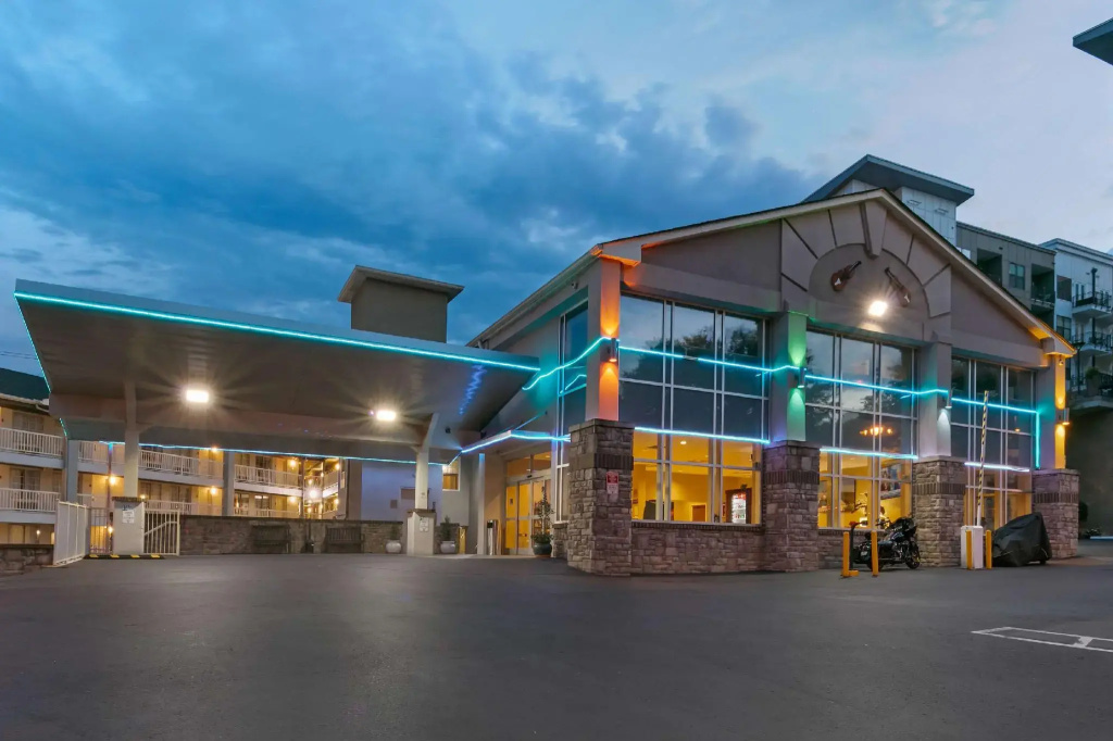 photo 1 of Comfort Inn Downtown Nashville - Music City Center