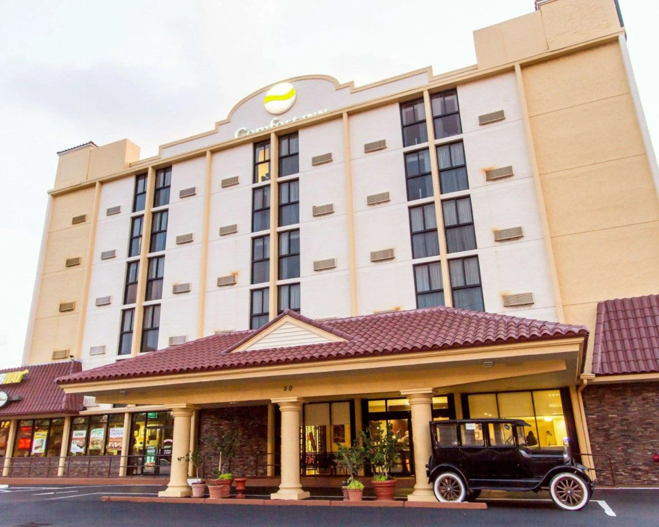 photo 1 of Comfort Inn Oceanside Deerfield Beach