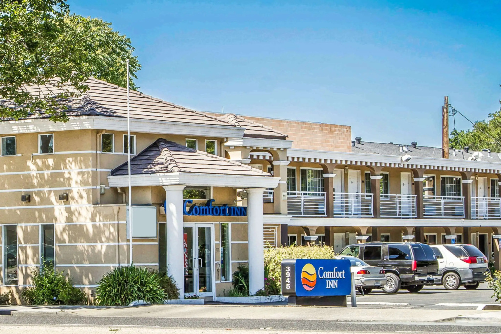 photo 1 of Comfort Inn Palo Alto