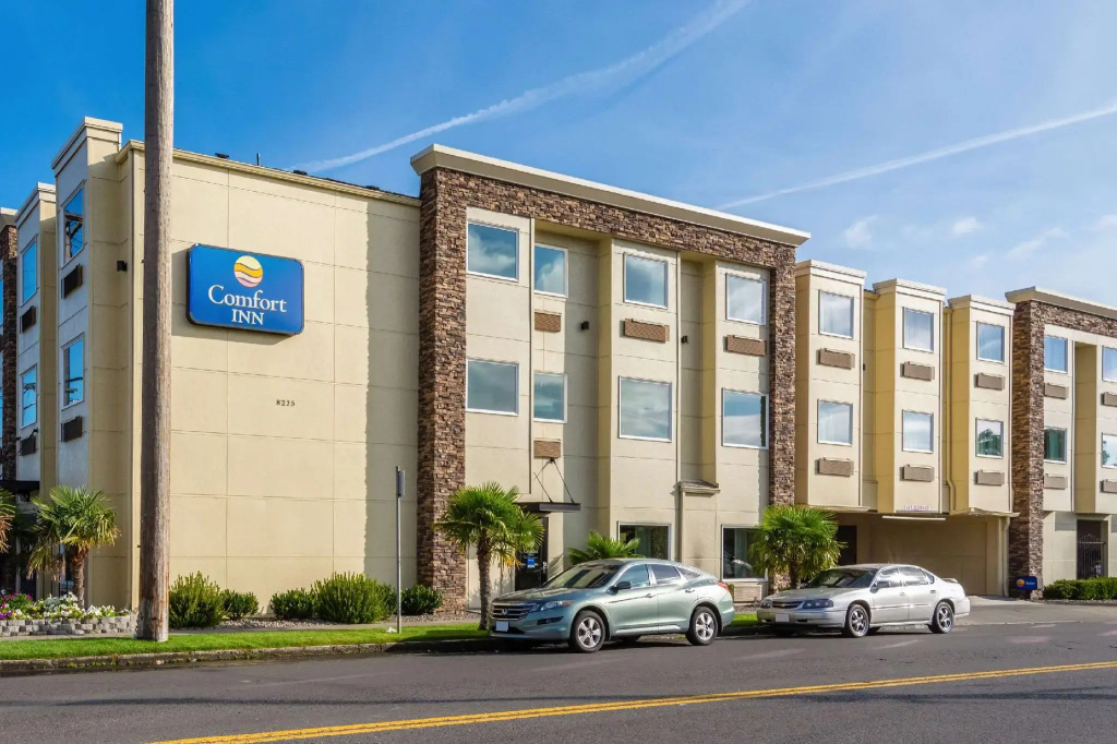 photo 1 of Comfort Inn Portland Hotel