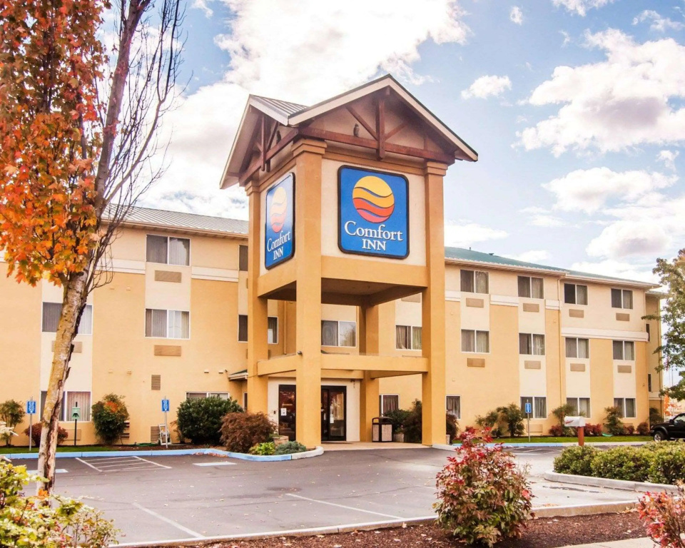 photo 1 of Comfort Inn South