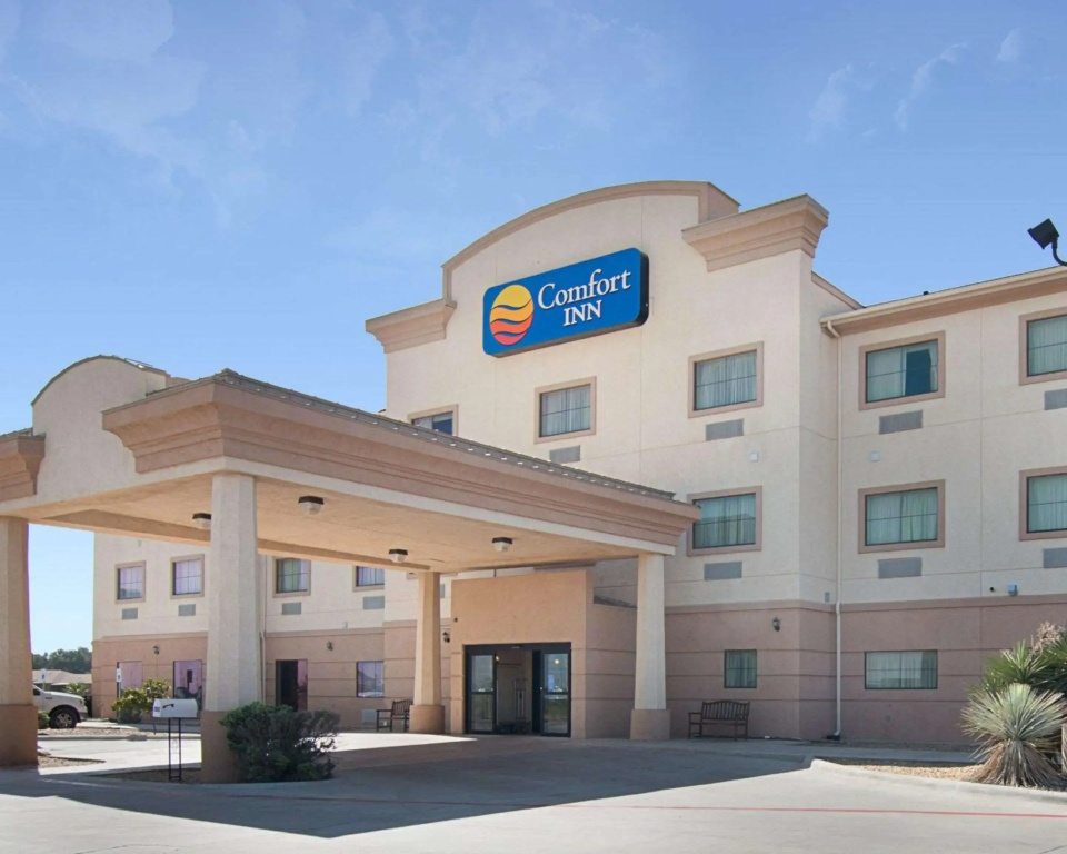 photo 1 of Comfort Inn I-20 Midland Stanton