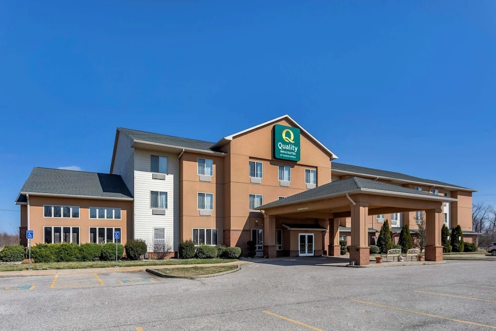photo 1 of Comfort Inn & Suites