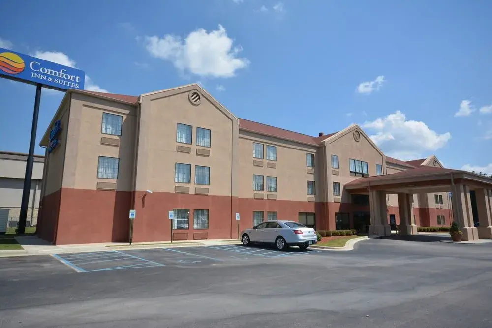 photo 1 of Comfort Inn & Suites