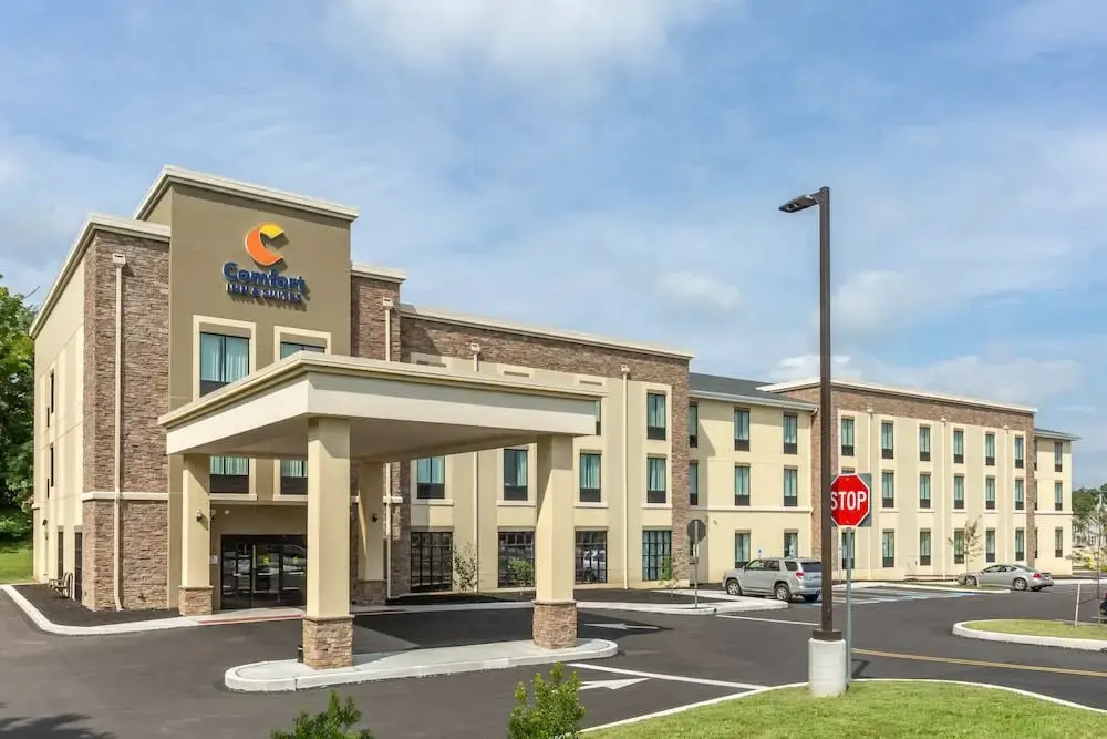 photo 1 of Comfort Inn & Suites