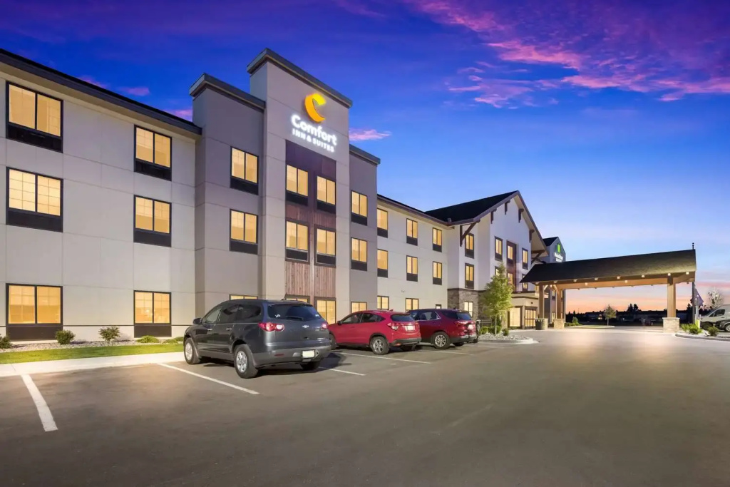 photo 1 of Comfort Inn & Suites Gaylord