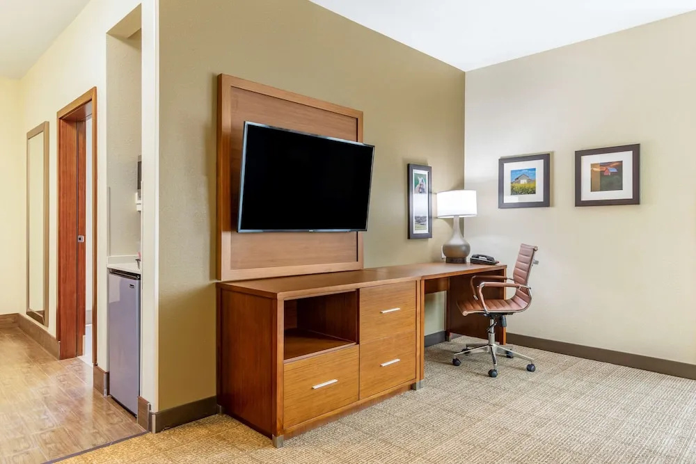 photo 1 of Comfort Inn & Suites Lakewood by JBLM
