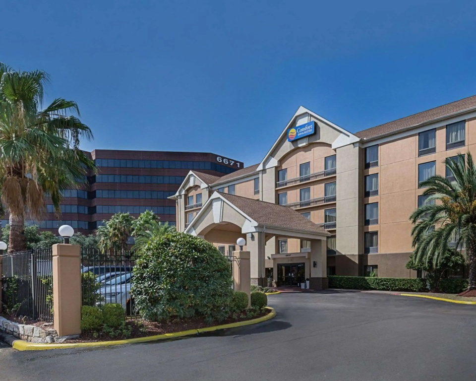 photo 1 of Comfort Inn & Suites Southwest Fwy at Westpark