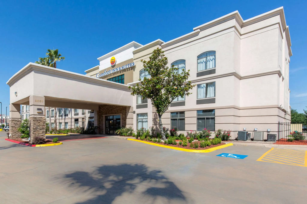 photo 1 of Comfort Inn & Suites SW Houston Sugarland