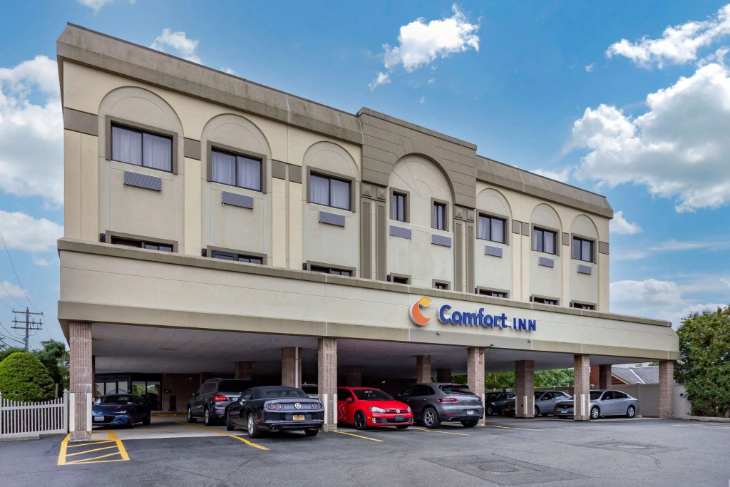 photo 1 of Comfort Inn Syosset - Long Island