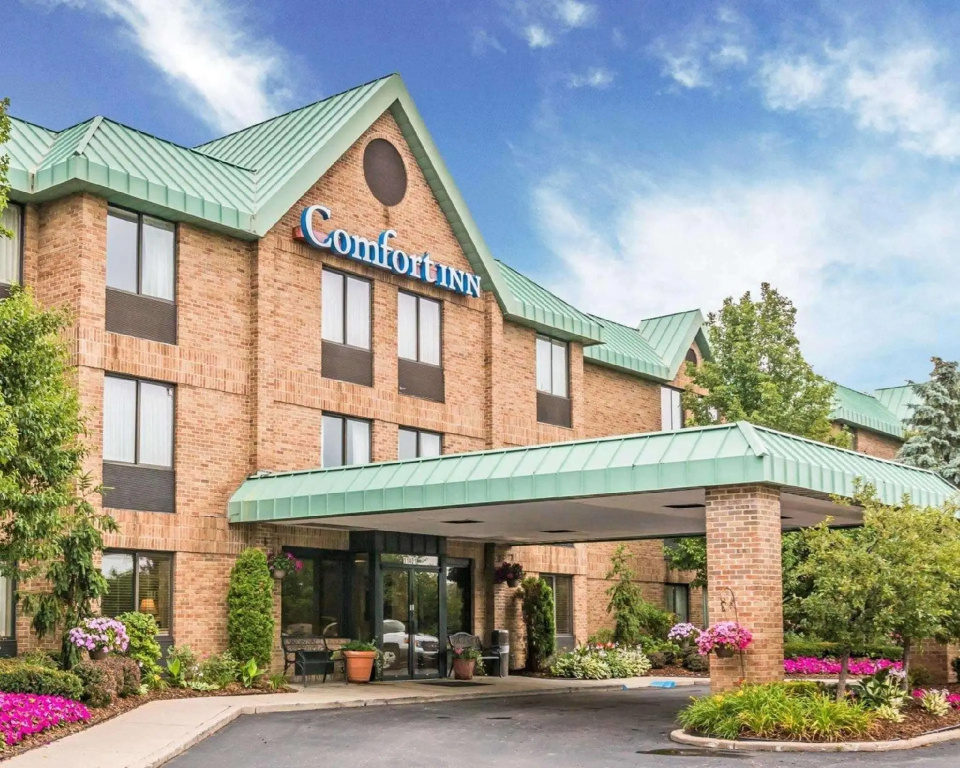 photo 1 of Wingate by Wyndham Utica