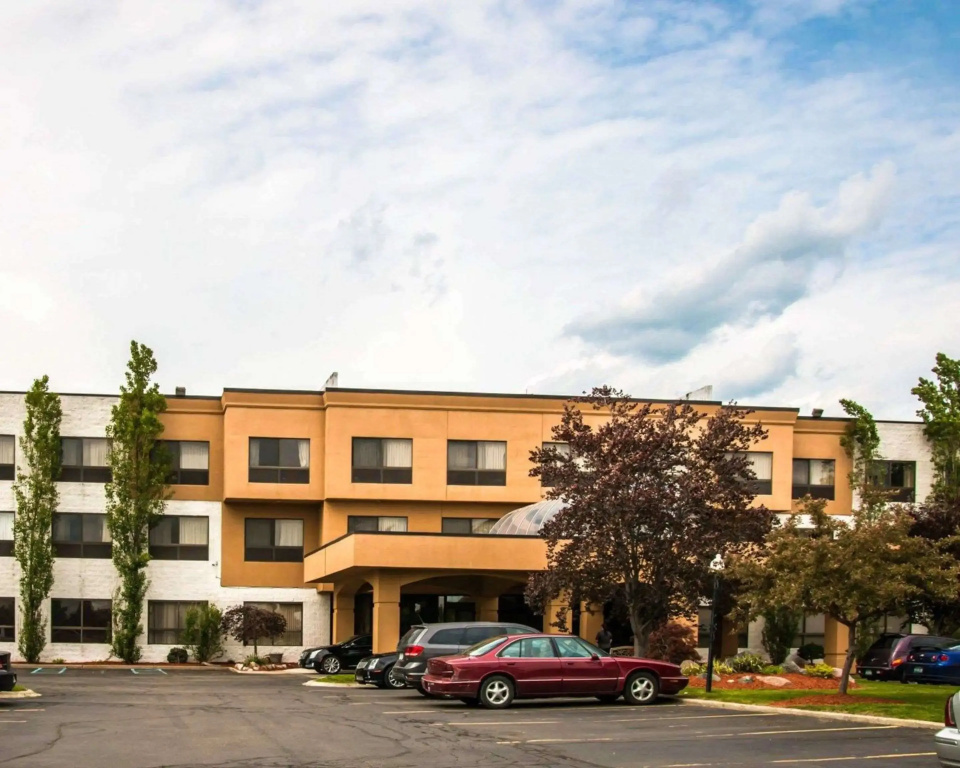 photo 1 of American Inn & Suites Waterford