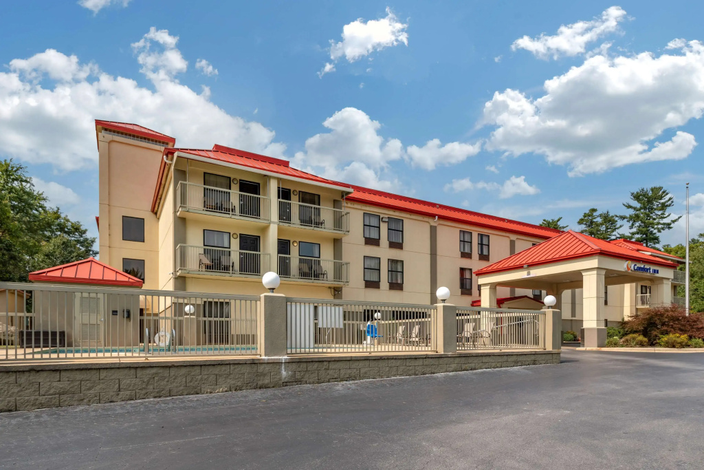 photo 1 of Comfort Inn Biltmore West