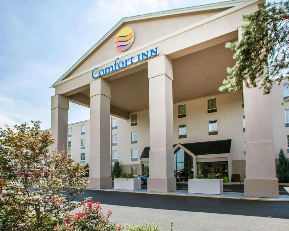photo 1 of Comfort Inn St Louis - Westport