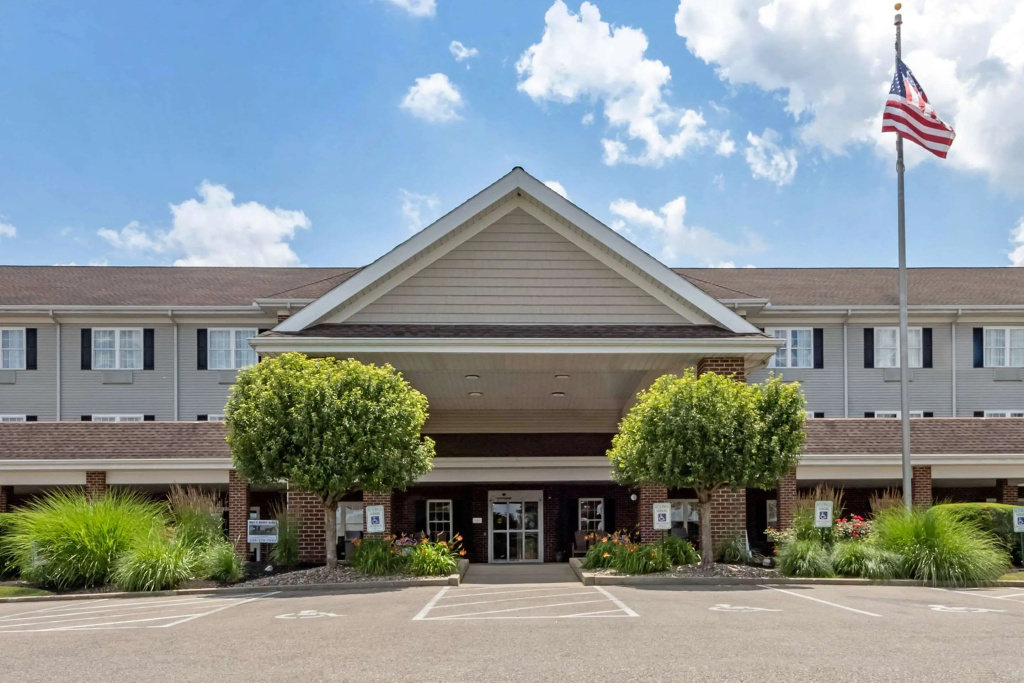 photo 1 of Comfort Suites Hotel and Conference Center