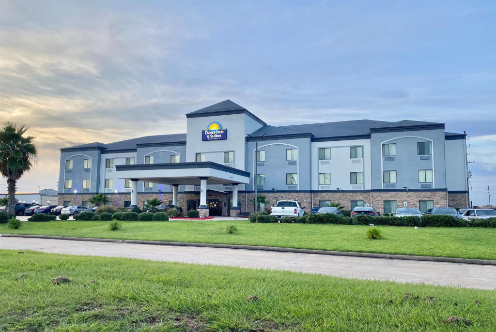 photo 1 of Days Inn & Suites by Wyndham Houston / West Energy Corridor