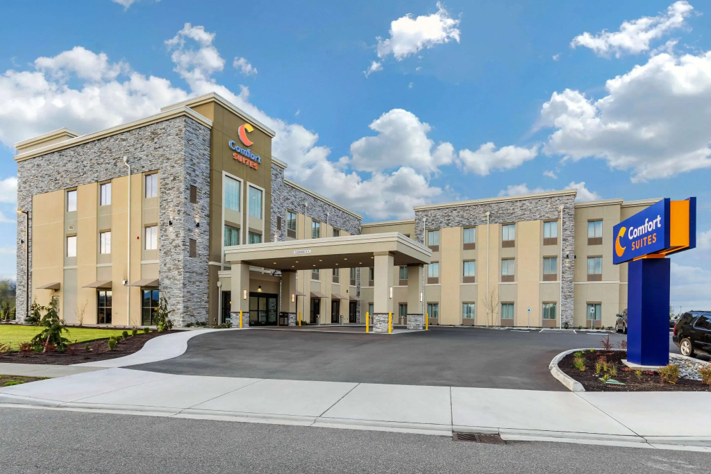 photo 1 of Comfort Suites Burlington near I-5