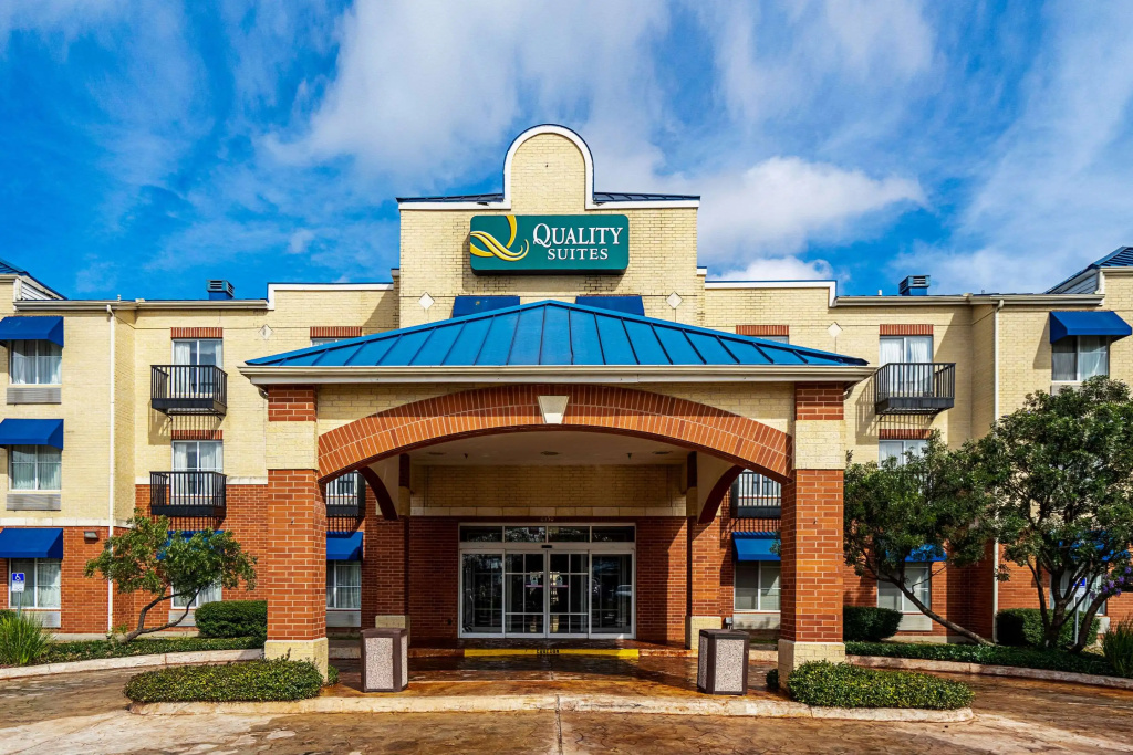 photo 1 of Quality Suites San Antonio Northeast