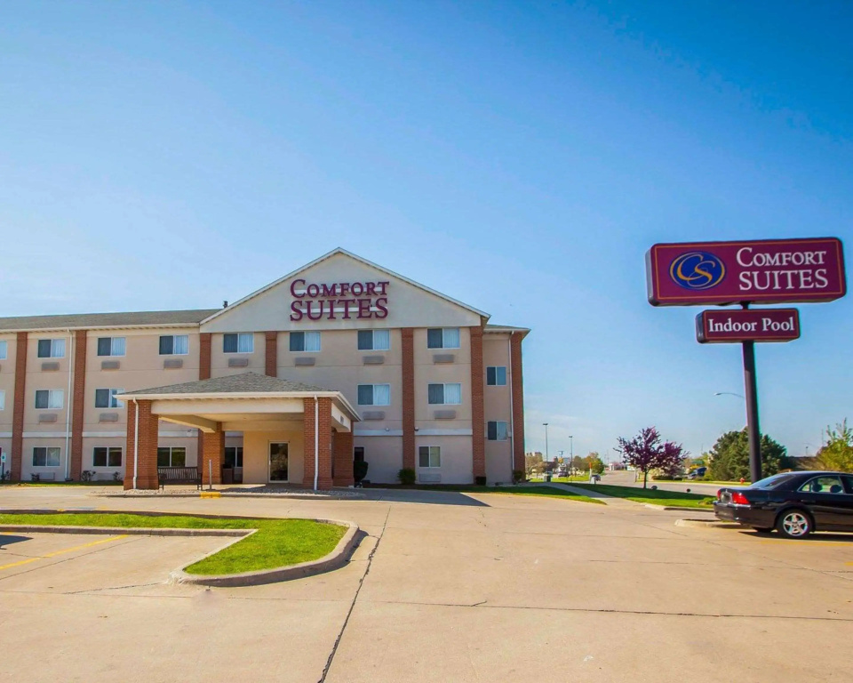 photo 1 of Comfort Suites Normal University area