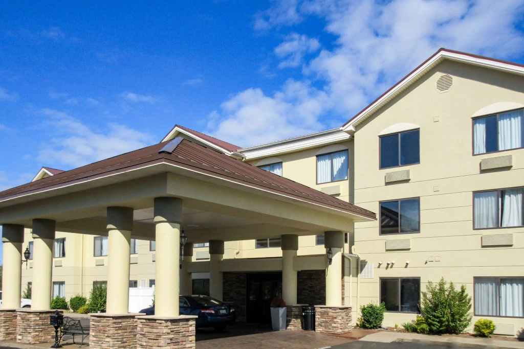 photo 1 of Comfort Suites Georgetown