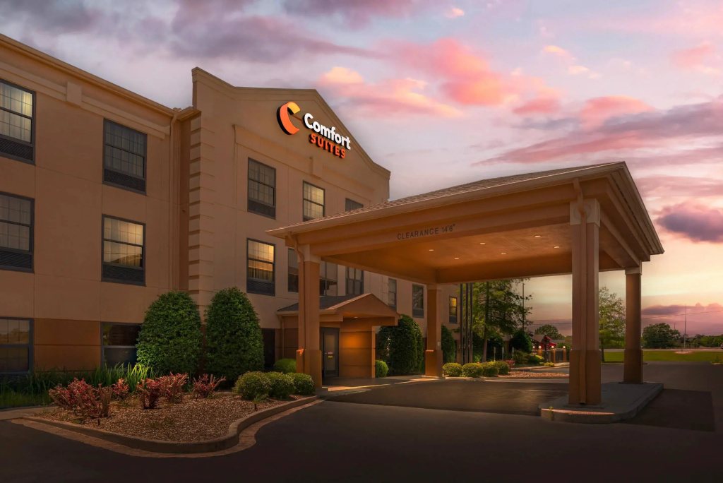 photo 1 of Comfort Suites Monroe