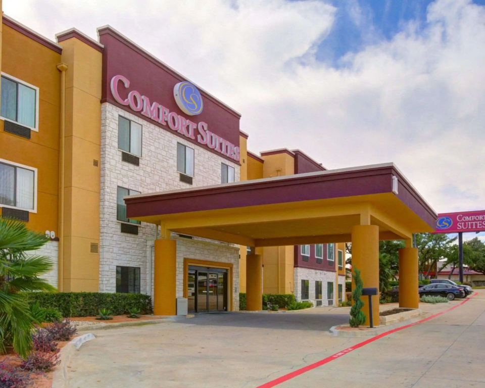 photo 1 of Comfort Suites Georgetown