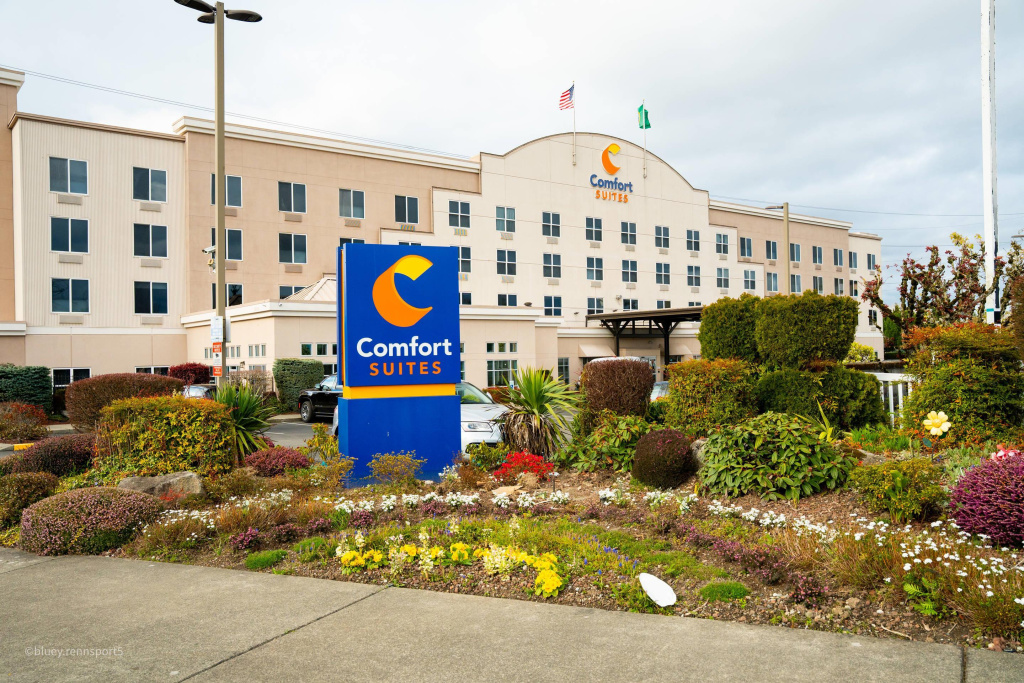 photo 1 of Comfort Suites Airport Tukwila Seattle