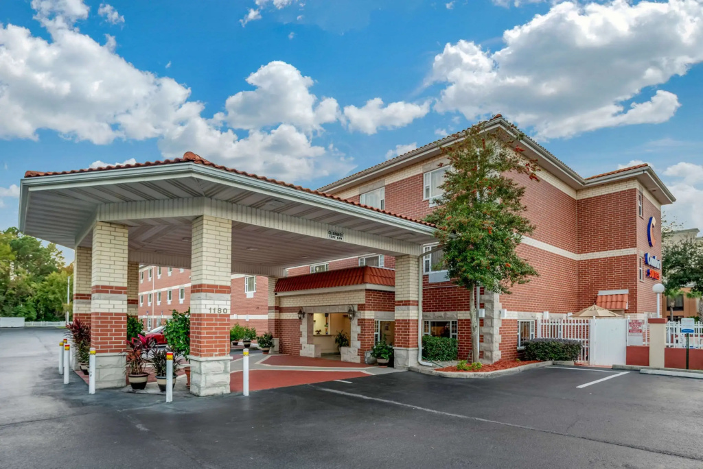 photo 1 of Comfort Suites Jacksonville Airport