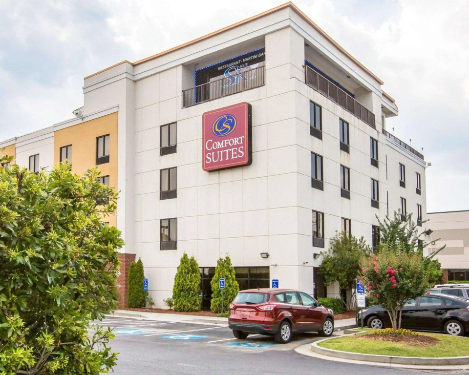 photo 1 of Comfort Suites Atlanta Airport
