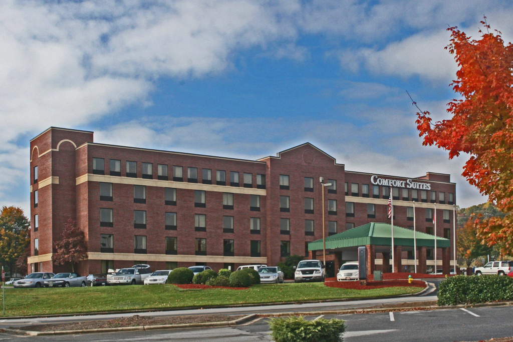 photo 1 of Comfort Suites Outlet Center