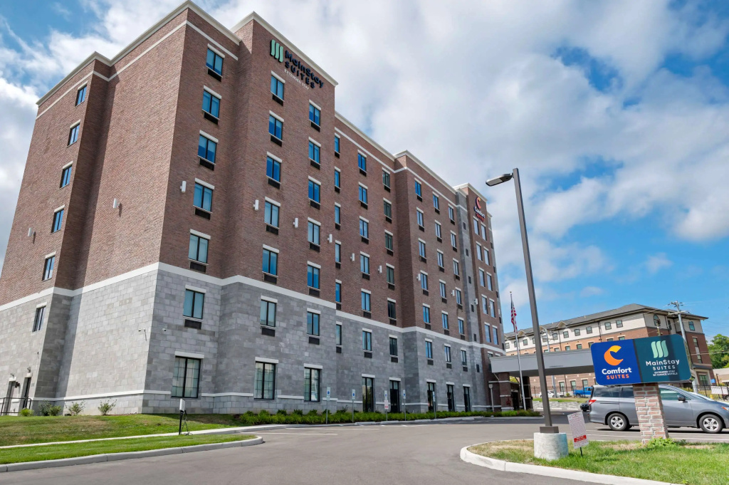photo 1 of Comfort Suites Cincinnati University - Downtown