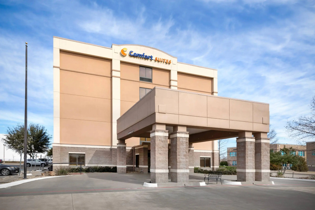 photo 1 of Comfort Suites DFW North/Grapevine