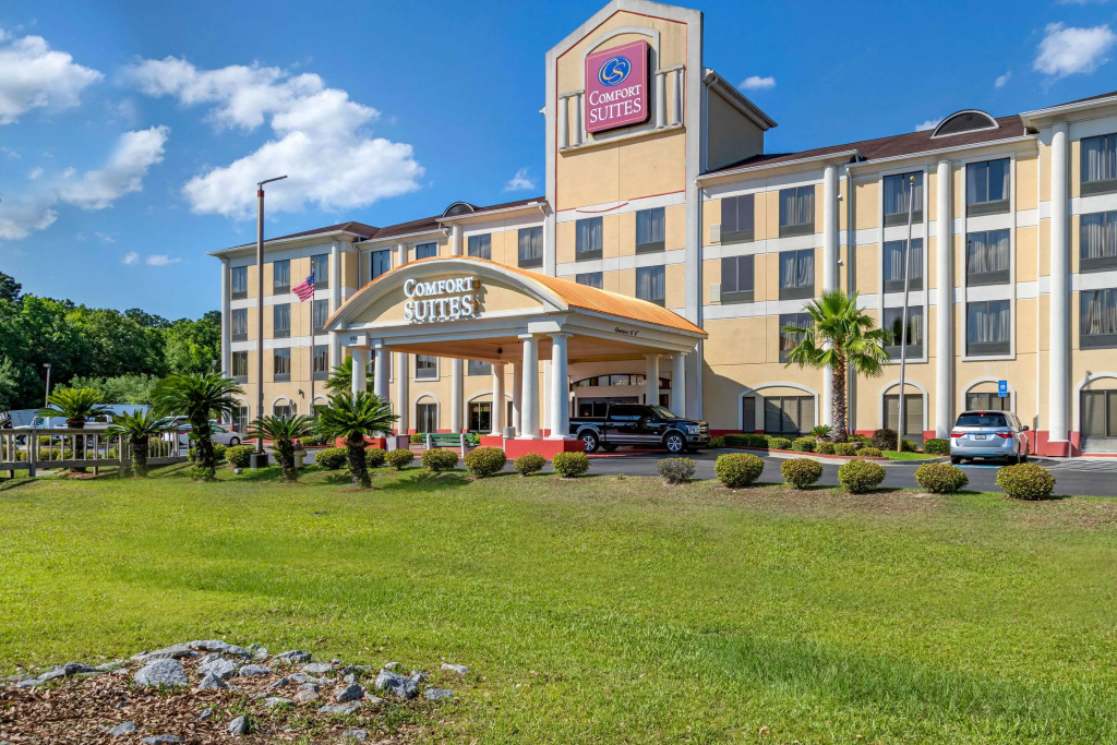 photo 1 of Comfort Suites Savannah Gateway I-95