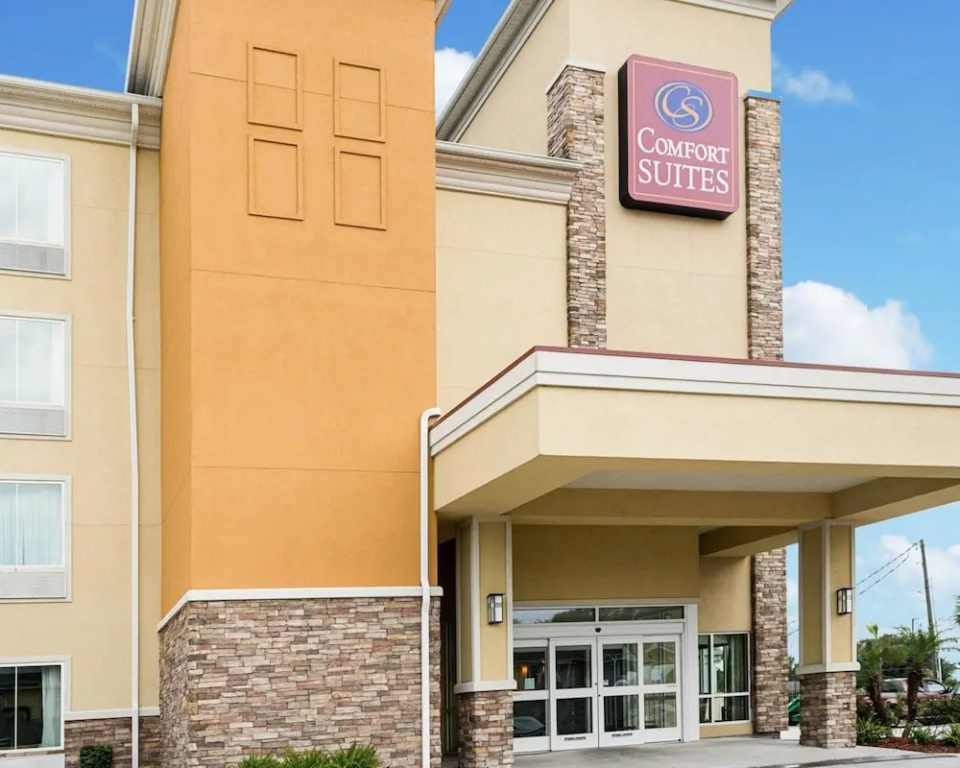 photo 1 of Comfort Suites Harvey New Orleans West